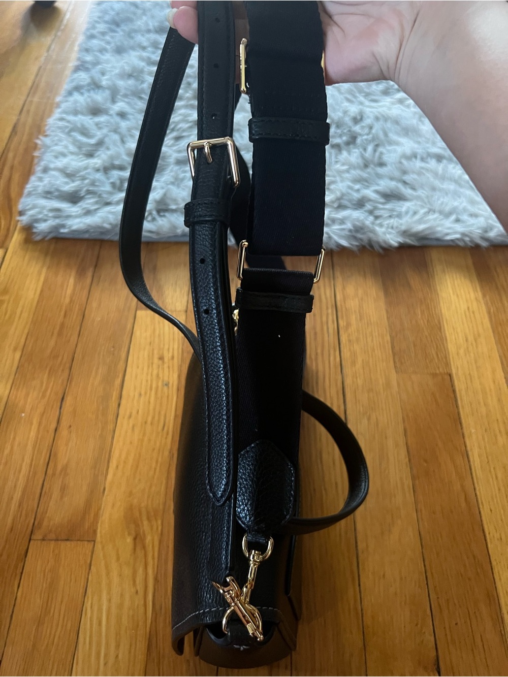 Tory Burch Black Pebbled Leather Crossbody with Gold Hardware - Picture 2 of 7